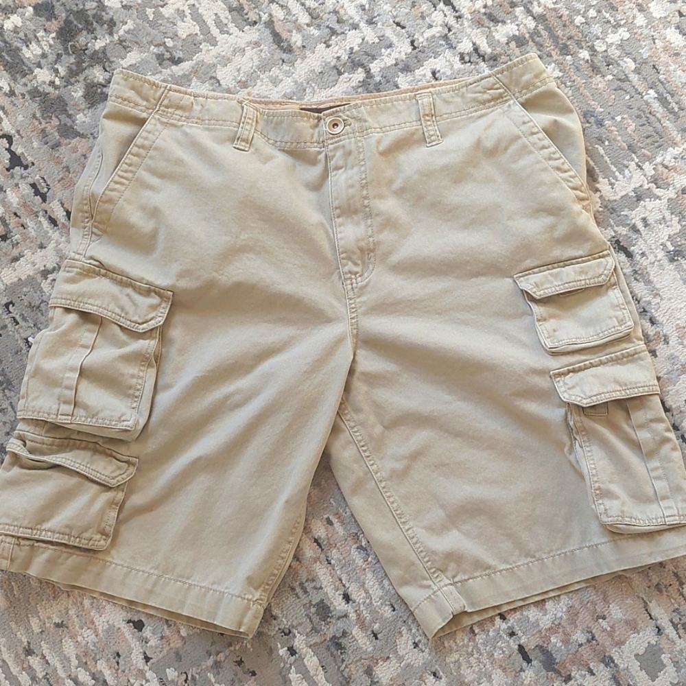 Men's No Boundaries Khaki Colored Shorts